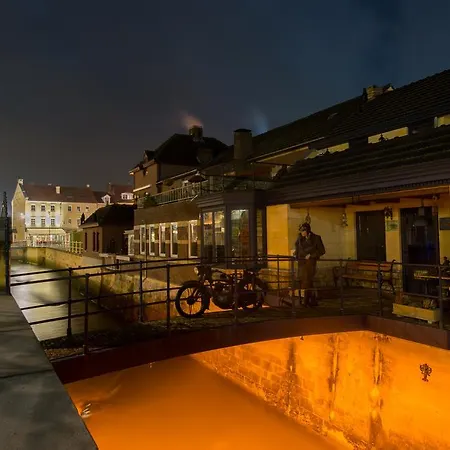 哈尔斯曼酒店 3*